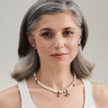 Elegancki naszyjnik z perłami i srebrnymi zawieszkami z kolekcji Soda