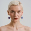 Gold earrings with lapis lazuli on a clasp from the Orini collection