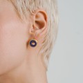 Gold Earrings in the shape of a ring with lapis lazuli from the Orini collection
