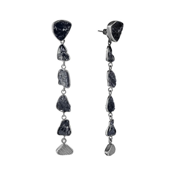 Long earrings with black tourmalines from the Aurora collection