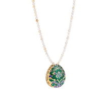 Necklace with a pendant on a string of rutile quartz from the Minakari collection