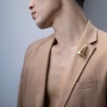 Artystyczny pin w kształcie nosa z kolekcji Body BB16-2 marki ORSKA biżuteria