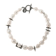 Pearl necklace from the Vietnam collection