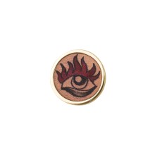 Artystyczny pin z wytatuowanym okiem z kolekcji Tattoo