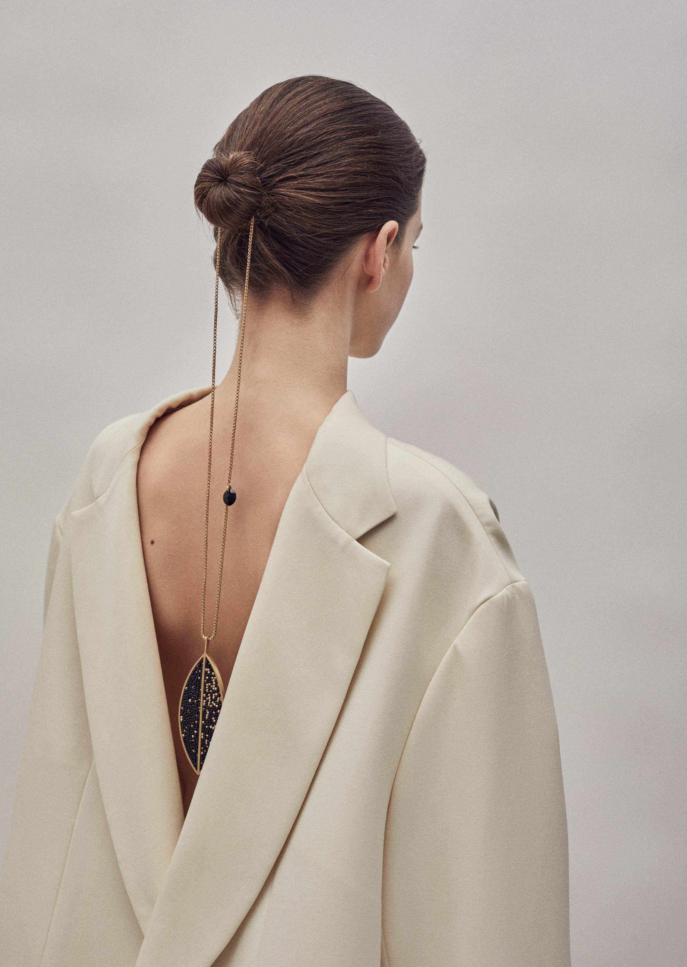 biżuteria ORSKA w Harper's Bazaar Ukraine, artystyczny naszyjnik z kolekcji Body,